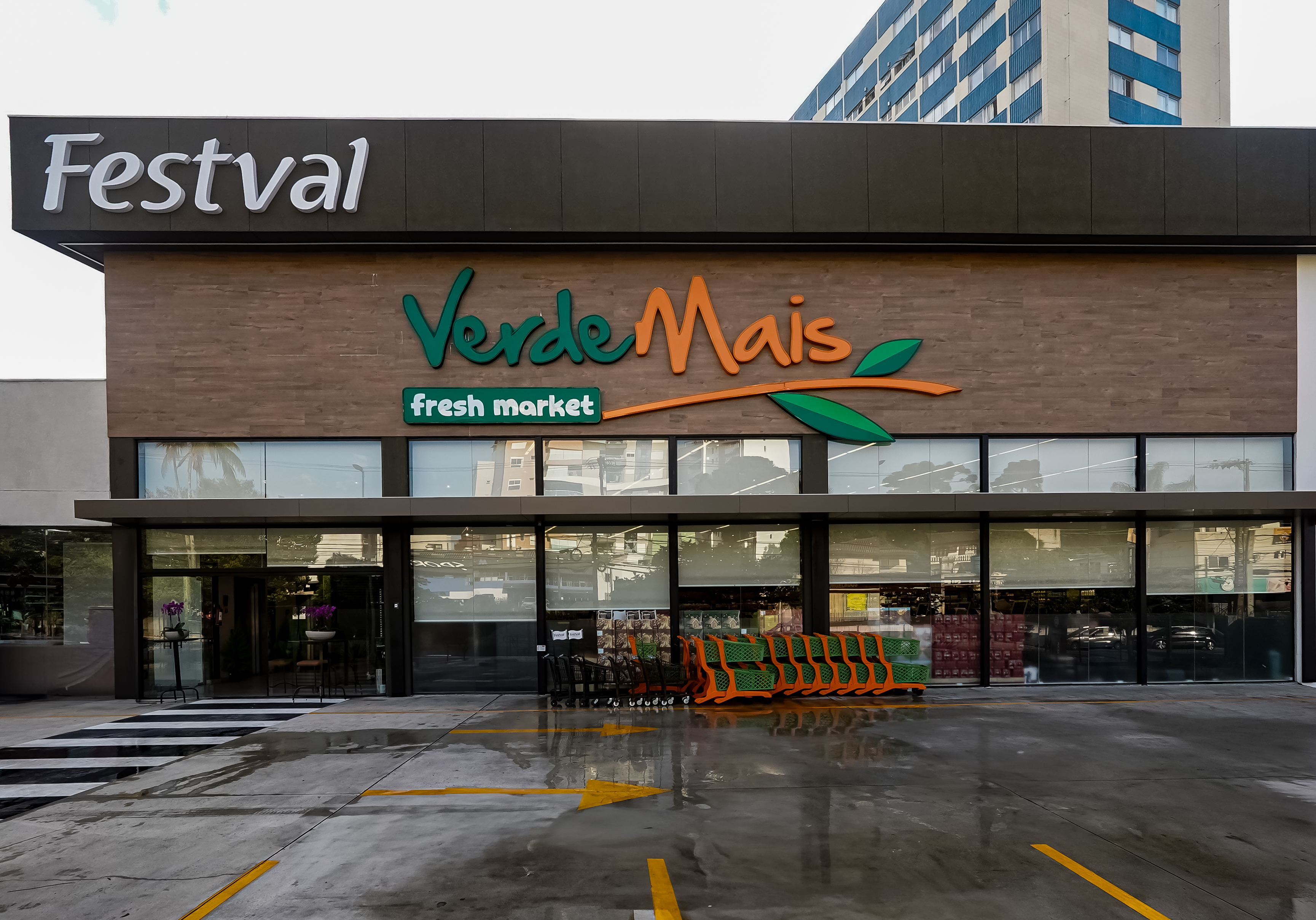 Festval reinaugura lojas Verde Mais em Curitiba